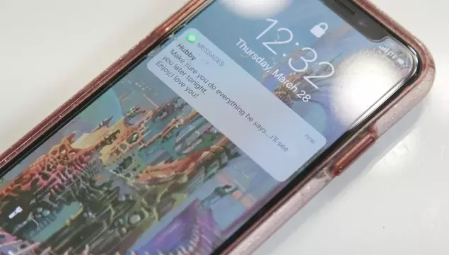 Распутная жена дарит мужу минет и страстный секс на Новый год