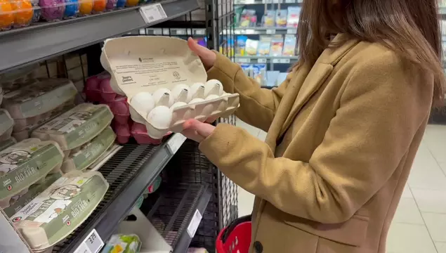 Молодая девушка после минета хочет, чтобы её выебали в писю