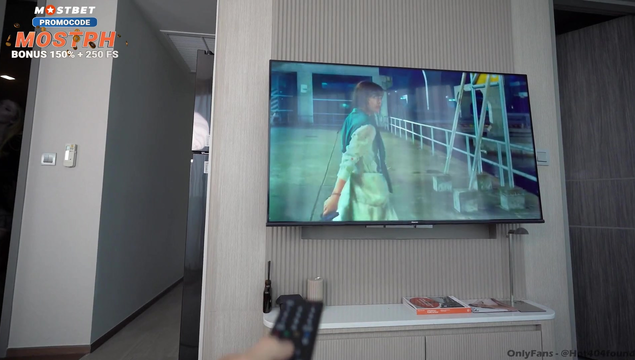 Отчим жестким сексом наказал падчерицу за то, что пришла домой без трусов