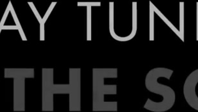 Молодая девушка с красивым телом помогла своему парню кончить