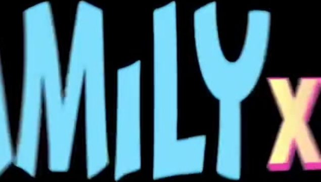 Сводная сестра с идеальным телом соблазнила на инцест секс брата