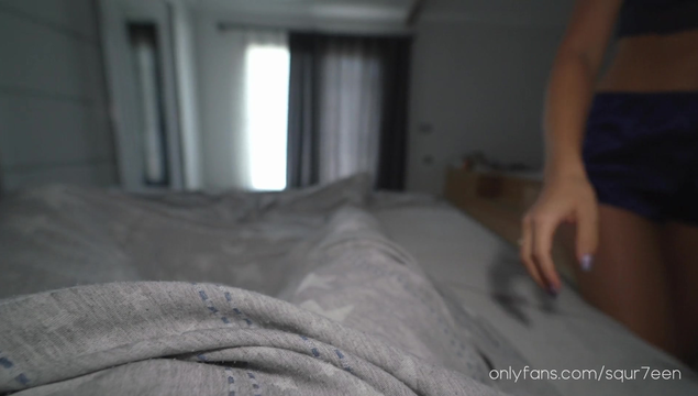 Молодая мачеха помогла пасынку разобраться с утренним стояком