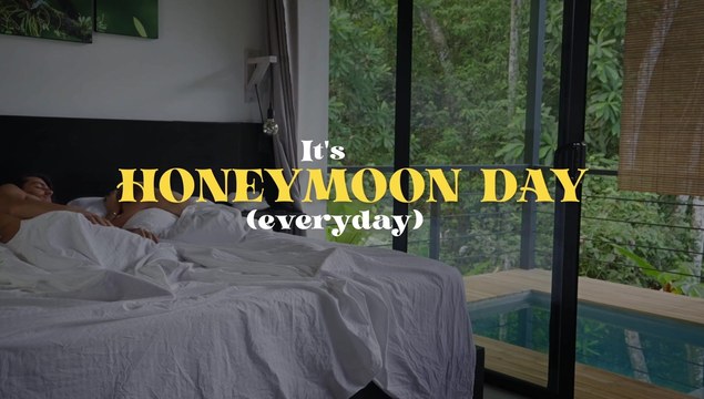 Стройная молодая девушка разбудила меня минетом, чтобы я ёё трахнул