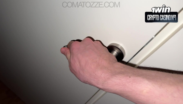 Моя лучшая подруга увидела, как я на неё дрочу и помогла кончить