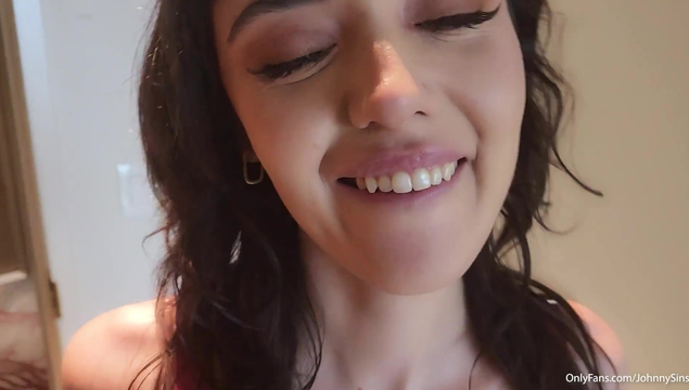 Johnny Sins трахнул незнакомку в белье, когда она пришла к нему в номер