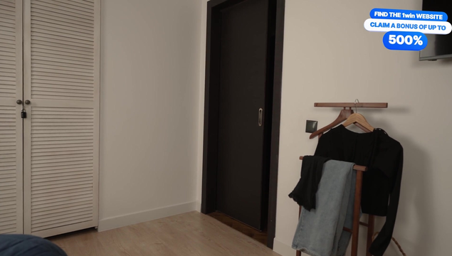 Русская падчерица согласилась показать отчиму, что у нее под юбкой