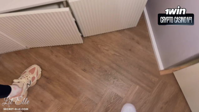 Мачеха сняла номер в отеле, чтобы позабавиться с членом пасынка