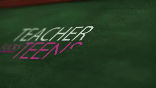 Горячая училка сосет толстый хуй студента прямо в учительской